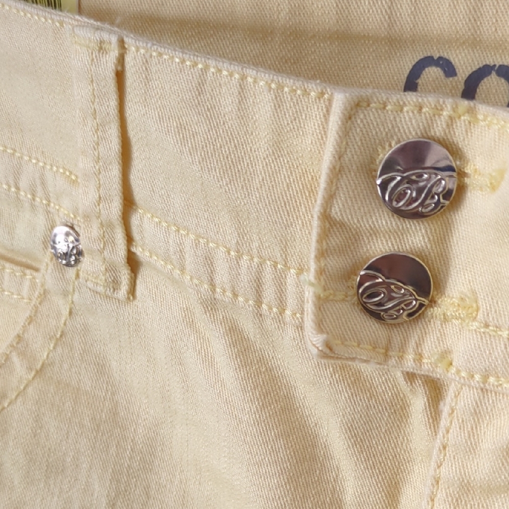 Code Bleu Light Yellow Women's Bermuda Shorts - Picture 3 of 11